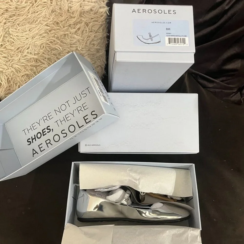 NIB Aerosoles Women’s Perry Mary Jane Flat – Silver Patent, Size 8M